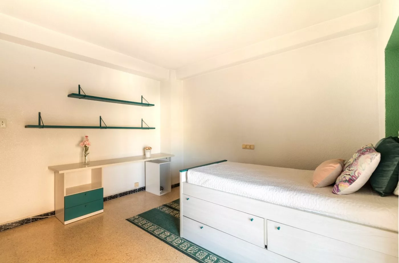 Apartment · 4 bed · 2 baths · 100 m² · Elda — Photo 2 of 16