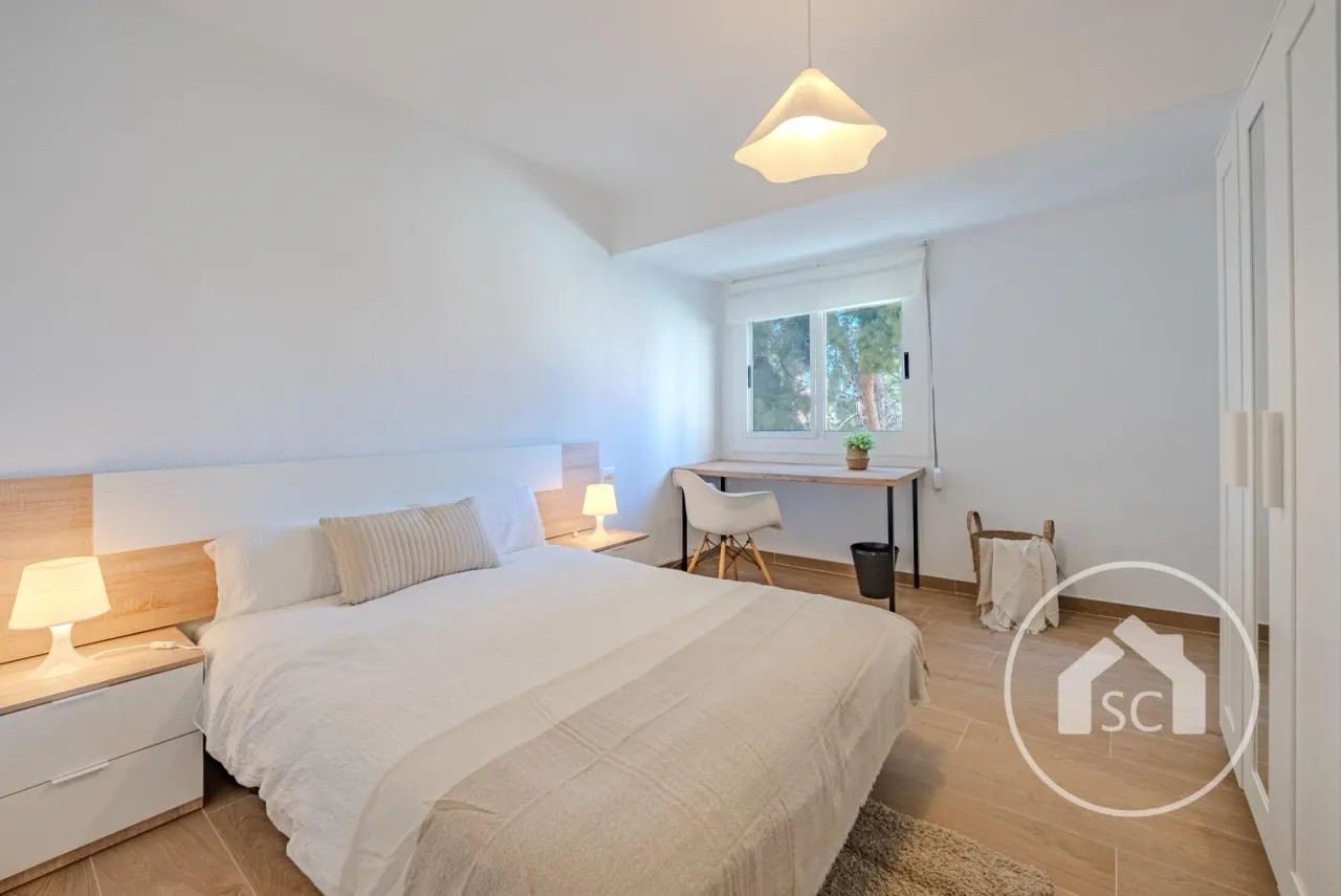 Room · 1 bed · 2 baths · 15 m² · Elda