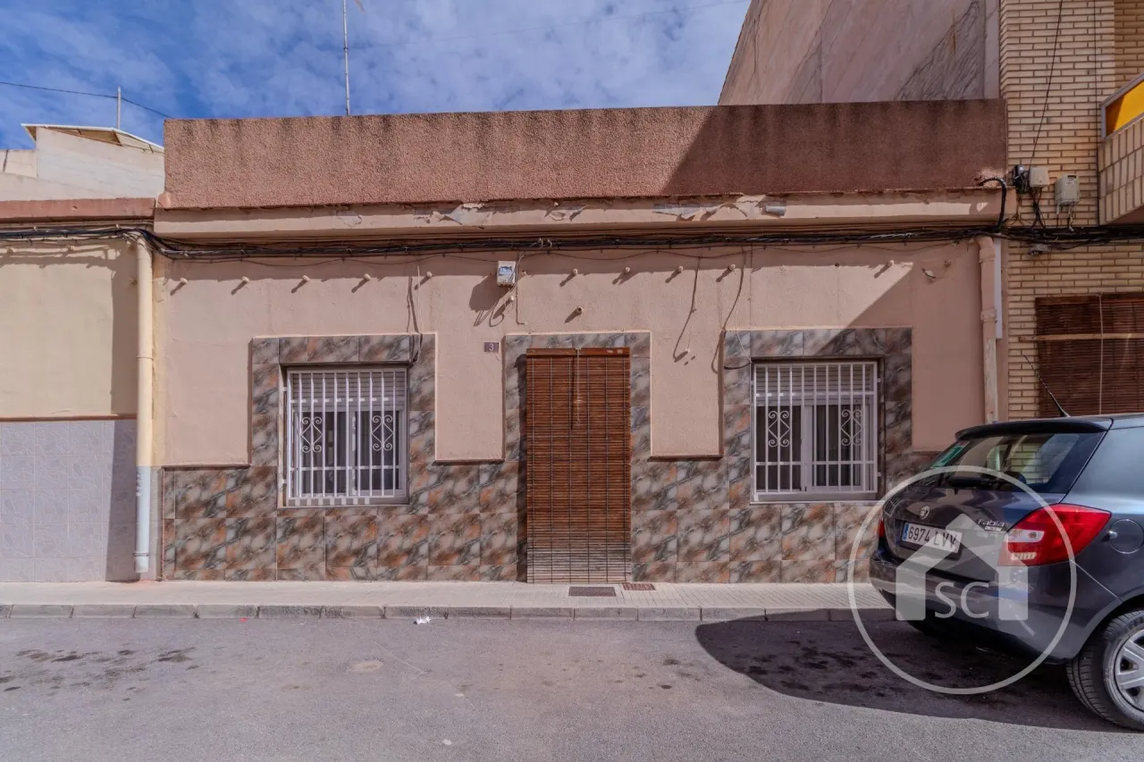House · 3 bed · 3 baths · 168 m² · Petrer