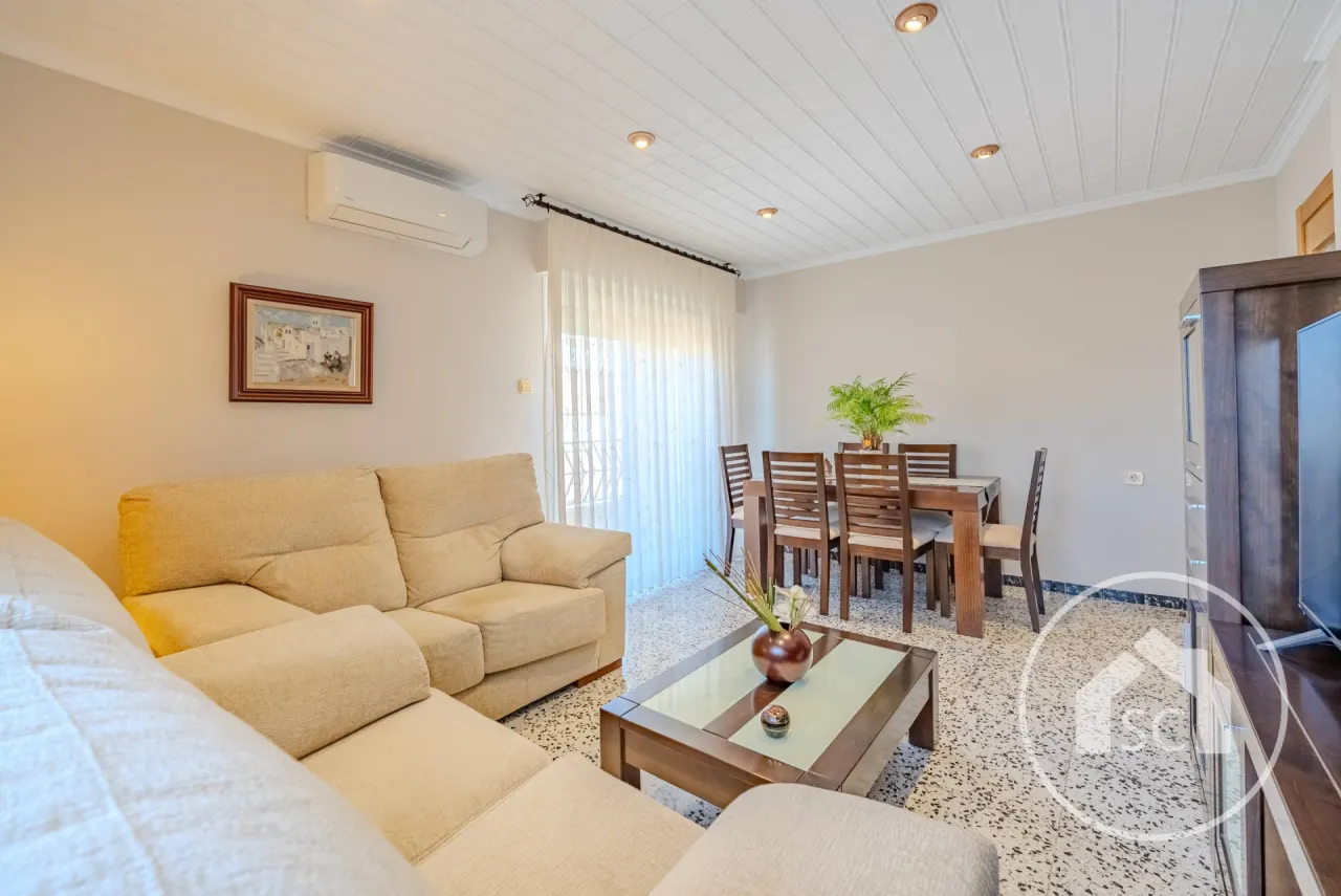 Piso exterior en esquina con 4 habitaciones y trastero