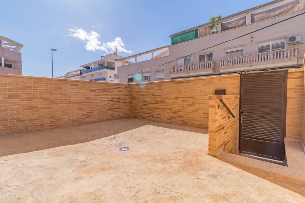 Planta baja a estrenar con terraza