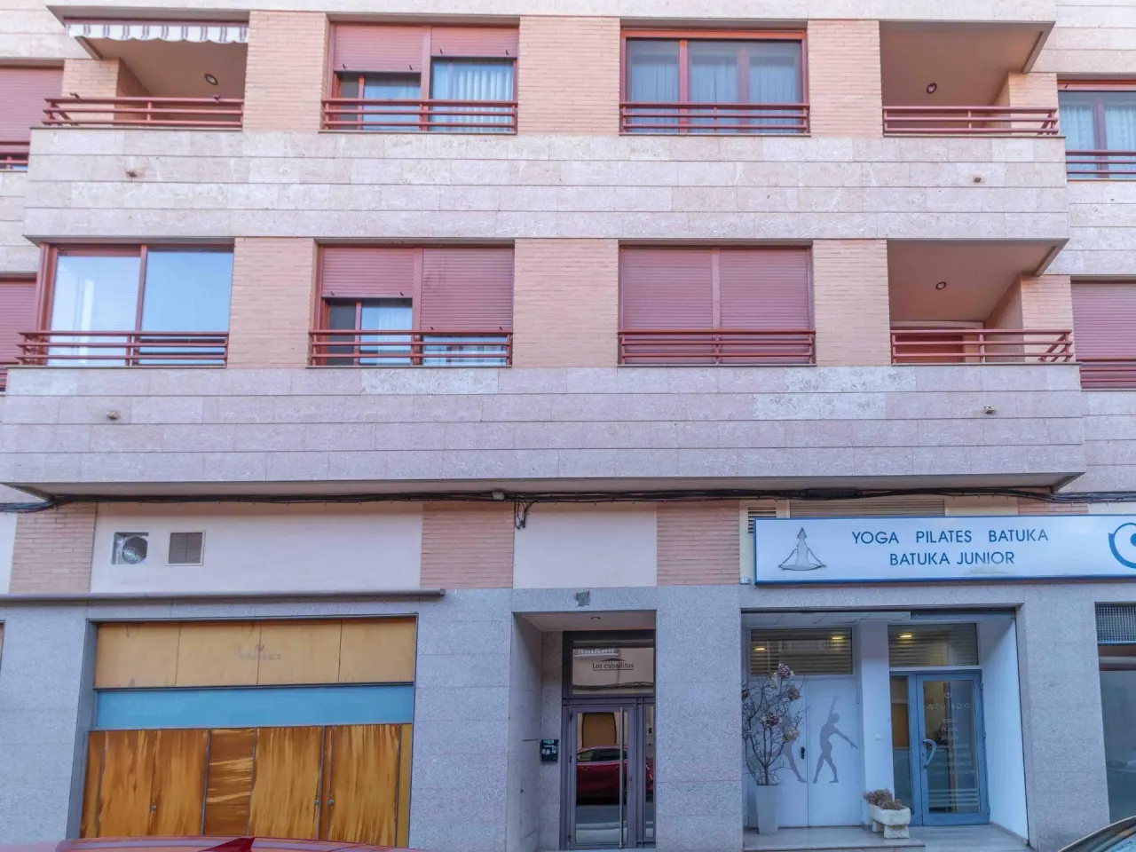 Amplia vivienda en Elda con Gran Patio Soleado