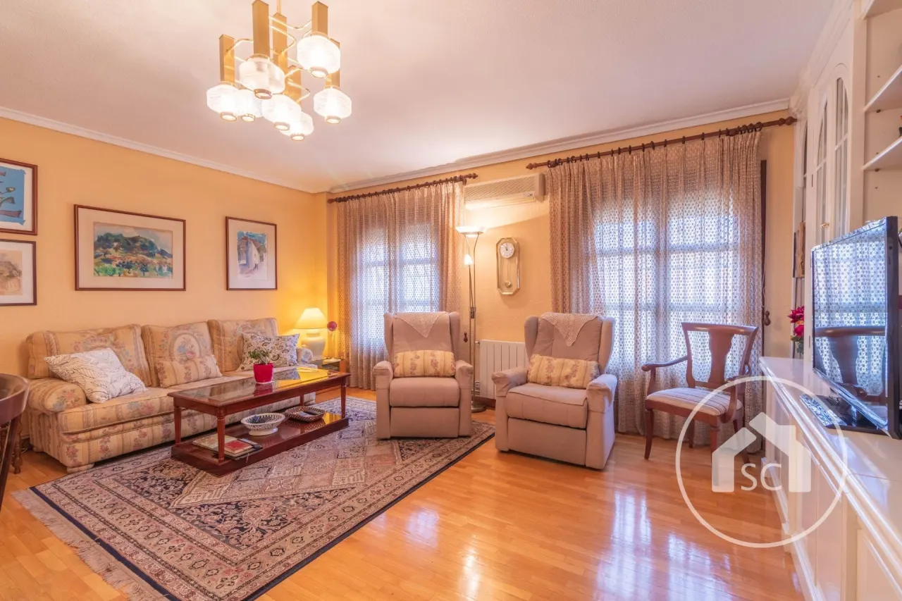 Apartment · 4 bed · 2 baths · 142 m² · Elda