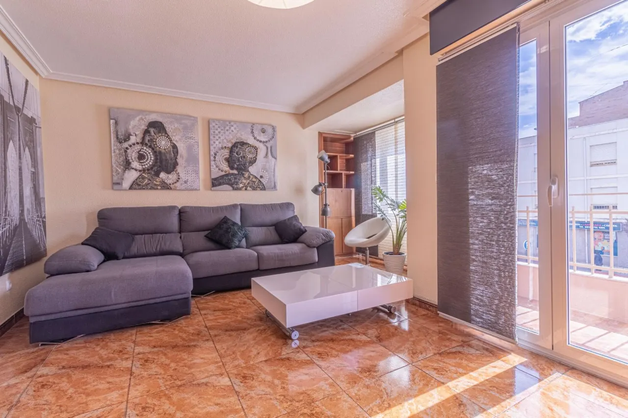 Apartment · 4 bed · 1 bath · 105 m² · Elda