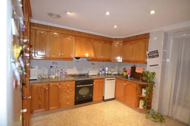 House · 3 bed · 2 baths · Petrer