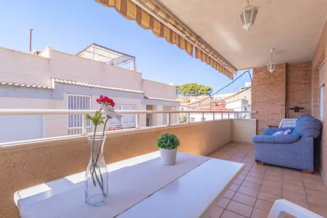 Casa independiente de tres alturas
