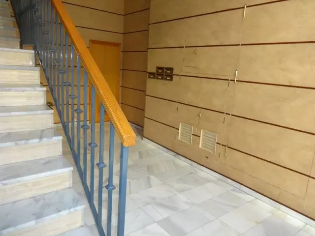 Apartment · 4 bed · 2 baths · 100 m² · Elda