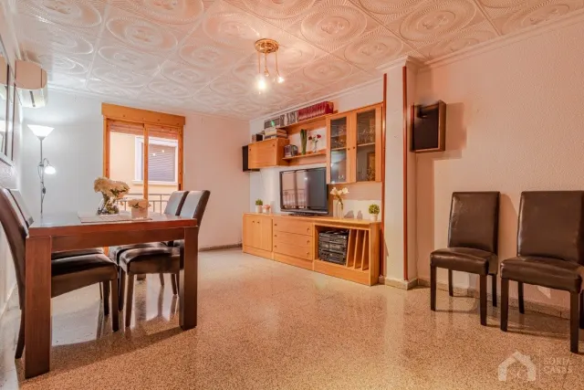 Piso de 4 dormitorios junto a la iglesia de Santa Ana
