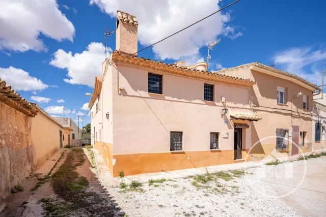 Encantandora Casa de Estilo Rústico