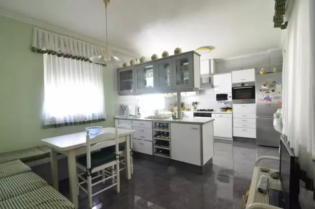 House · 3 bed · 1 bath · 240 m² · Elda