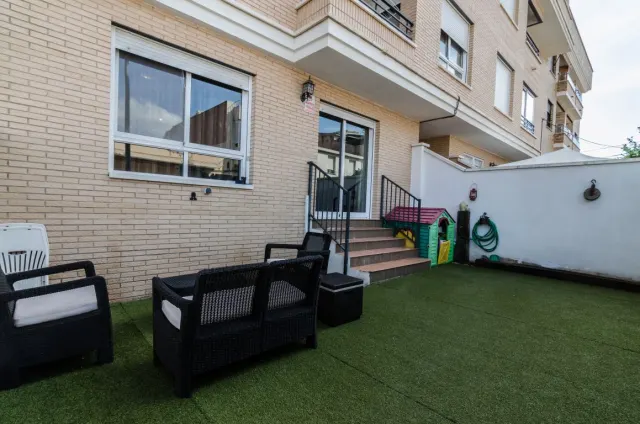 Disfruta de su patio y terraza