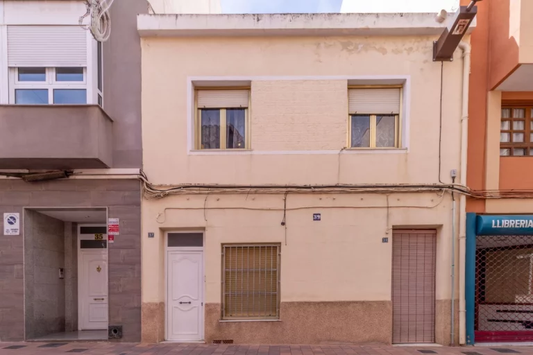 Casa en venta en Centro, Petrer