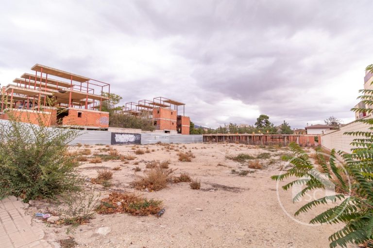 Solar for sale in Av. mediterráneo, Elda