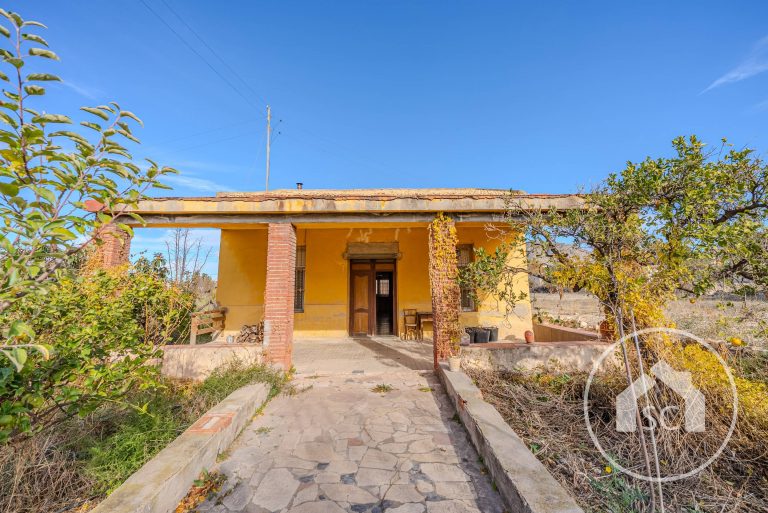 Casa de campo for sale in P.i. Salinetas - San José, Petrer